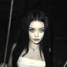 files/goth_pfp.jpg